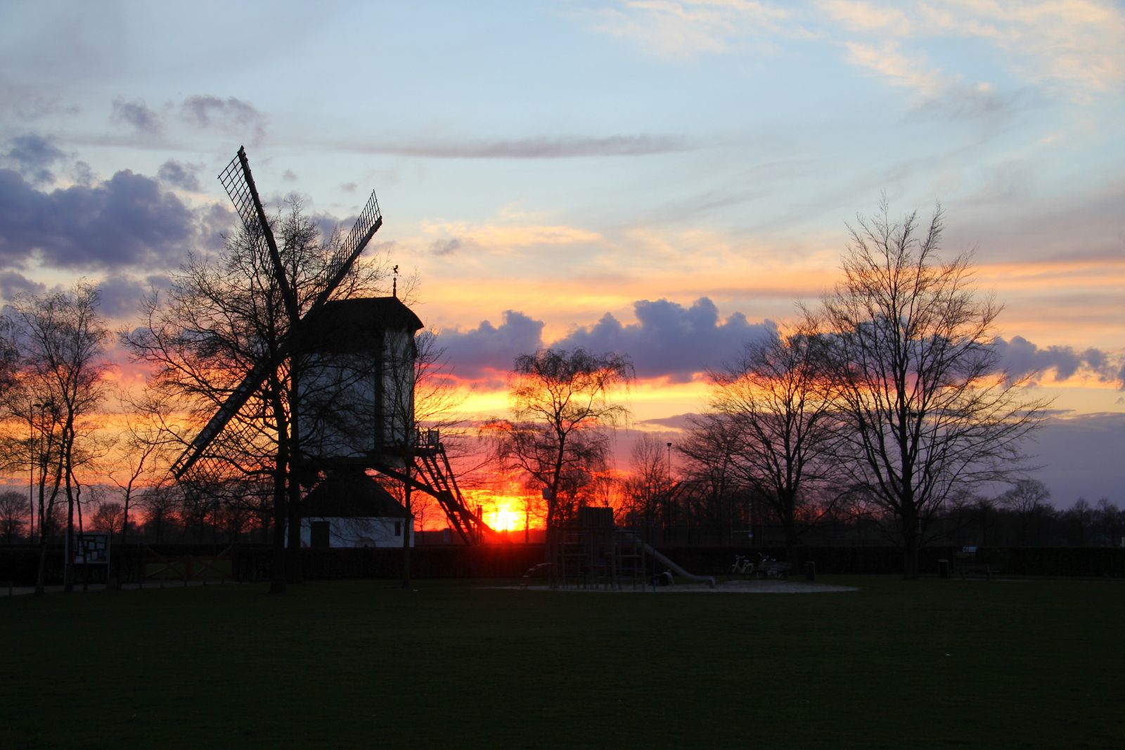 Molen van Jetten, Uden, Piet Mondriaan, avondrood, stilte, adembenemend, betoverend, Gert de Goede